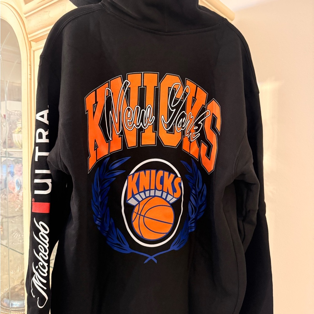 Mitchell & Ness Black Hoodie with Knicks Logo